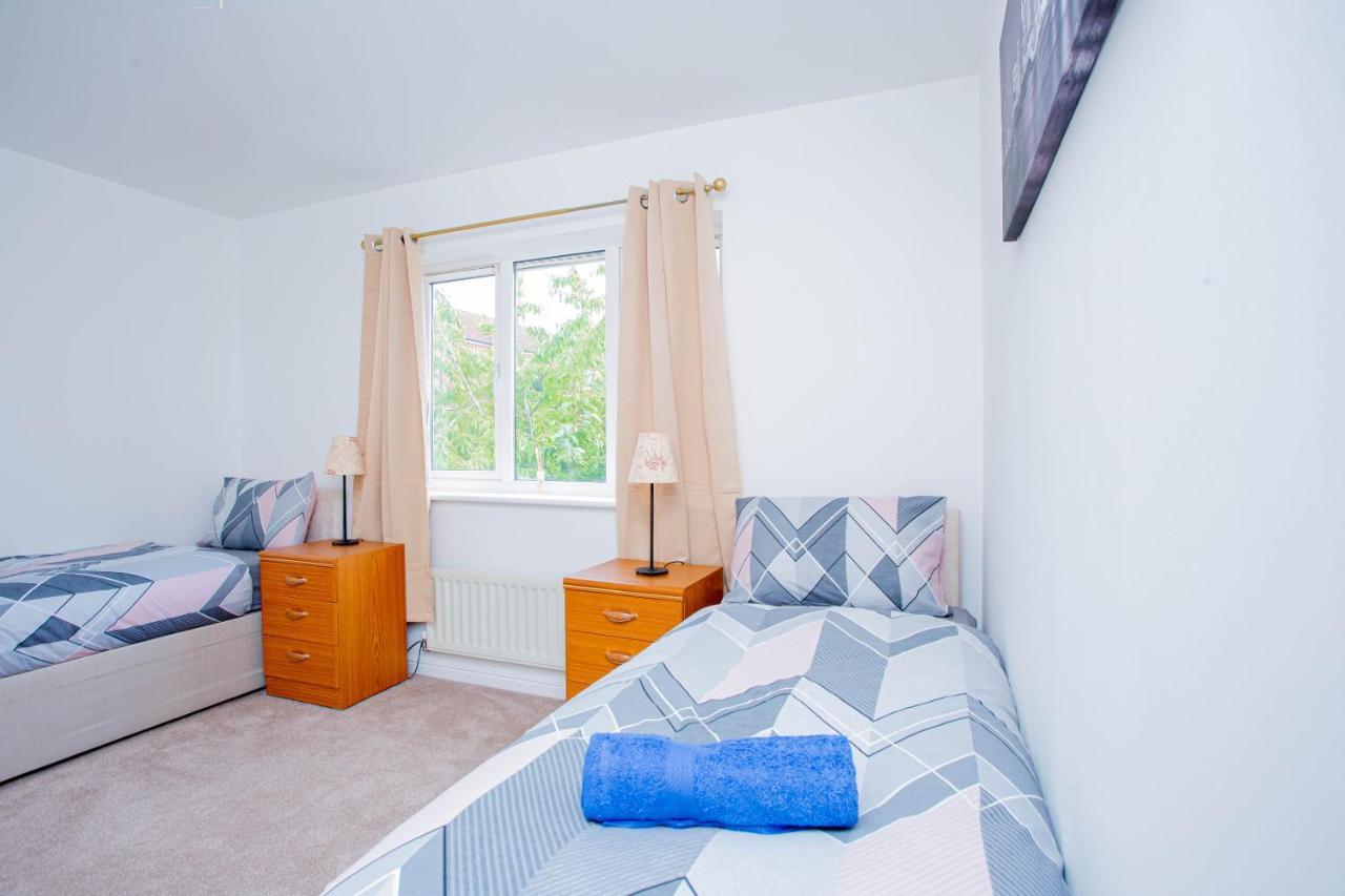 Intellect Suites Northampton Bagian luar foto