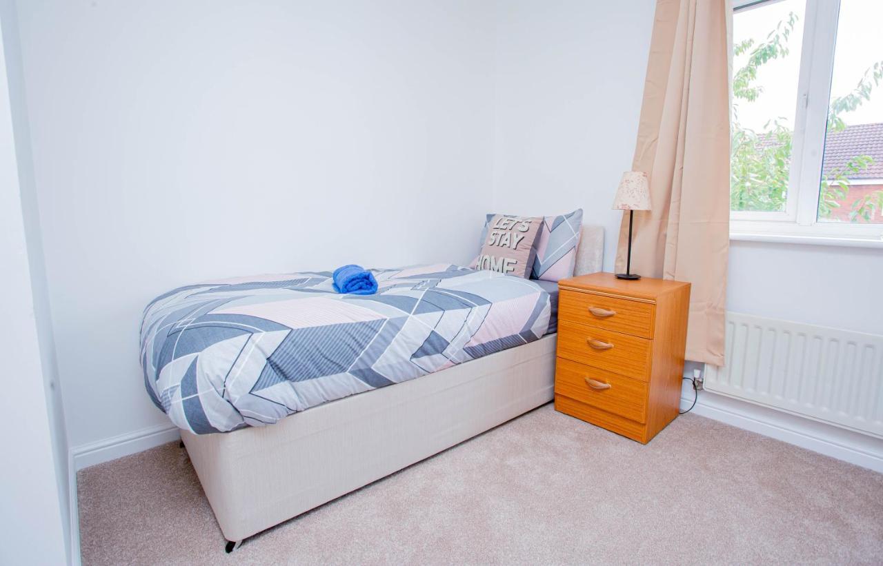 Intellect Suites Northampton Bagian luar foto