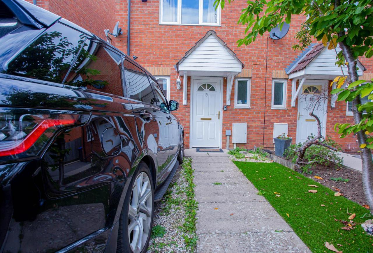 Intellect Suites Northampton Bagian luar foto