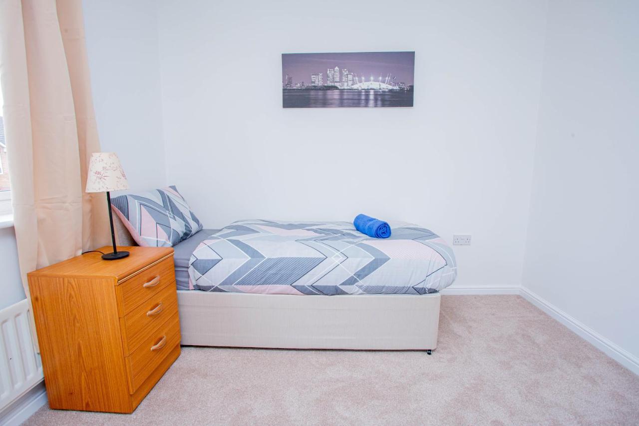 Intellect Suites Northampton Bagian luar foto